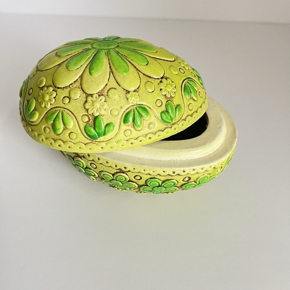 MCM 1960s/1970s Green Yellow Easter Egg flowers groovy storage trinket box - Picture 5 of 7